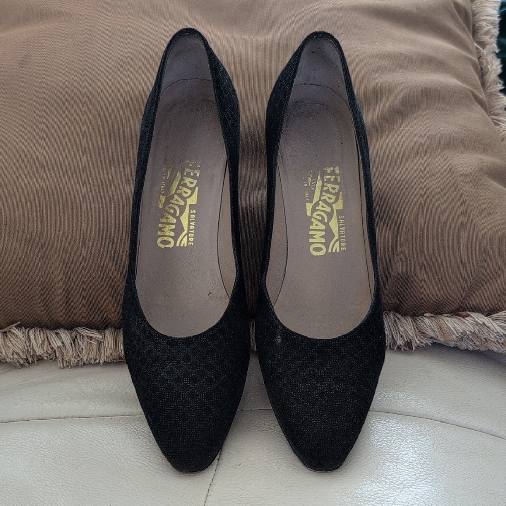 Salvatore Ferragamo Black Rounded Pointed-Toe Pumps